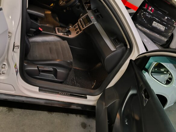 2008 Volkswagen Passat B6, белый, 830000 рублей - вид 9