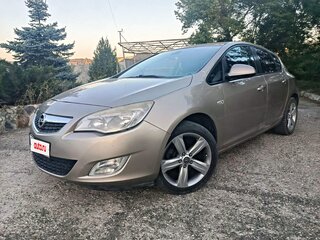 2010 Opel Astra J, бежевый, 550000 рублей, вид 1