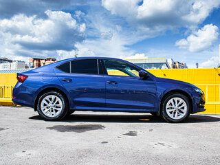 2020 Skoda Octavia IV (A8), синий, 2075000 рублей, вид 4
