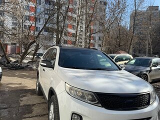 2012 Kia Sorento II Рестайлинг, белый, 1870000 рублей, вид 2