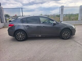 2013 Chevrolet Cruze I Рестайлинг, серый, 440000 рублей, вид 4