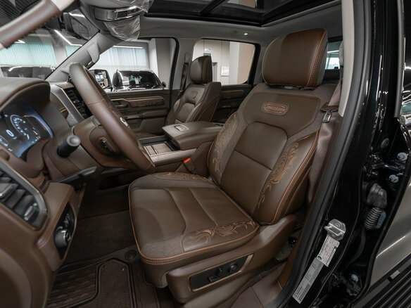 2025 Ram 1500 Crew Cab V Рестайлинг, чёрный, 11150000 рублей - вид 8