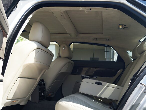 2017 Jaguar XJ Long IV (X351) Рестайлинг, серебристый, 2790000 рублей - вид 28