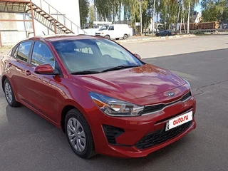 2021 Kia Rio IV Рестайлинг (Global market), красный, 1499000 рублей, вид 3