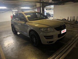 2009 Volkswagen Touareg I Рестайлинг, серый, 2000000 рублей, вид 3