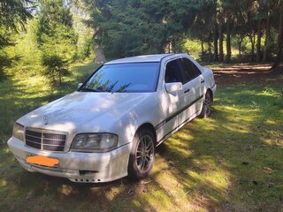 1995 Mercedes-Benz C-Класс 220 I (W202), белый, 290000 рублей, вид 1