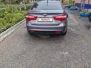 2013 Kia Rio 4-speed III, серый, 1000000 рублей, вид 3