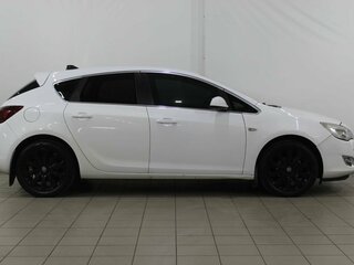 2010 Opel Astra J, белый, 700000 рублей, вид 5
