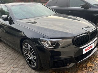 2019 BMW 5 серии 520i VII (G30/G31/G38), чёрный, 2950000 рублей, вид 3