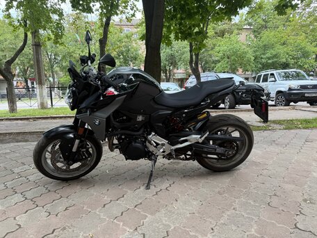 2021 BMW F 900 R, чёрный, 1100000 рублей, вид 2