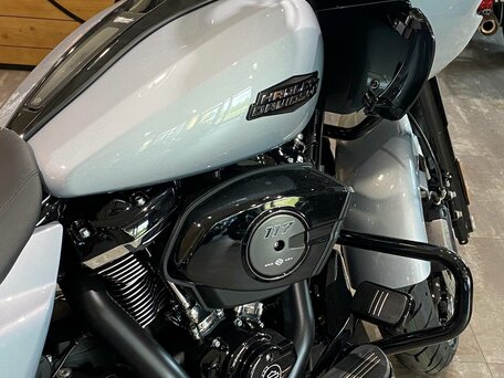 2024 Harley-Davidson Road Glide, серый, 4200000 рублей, вид 5