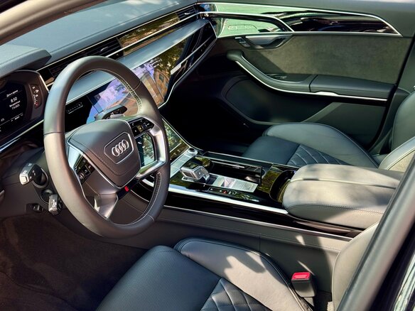 2020 Audi S8 IV (D5), синий, 9590000 рублей - вид 13