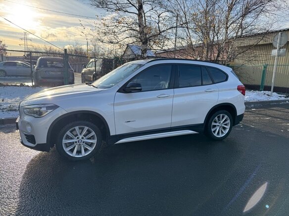 2017 BMW X1 20i xDrive II (F48), белый, 2400000 рублей - вид 25