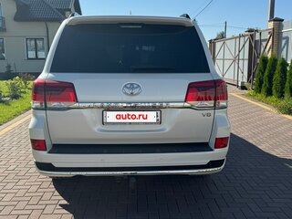 2019 Toyota Land Cruiser 200 Series Рестайлинг 2, белый, 8500000 рублей, вид 3