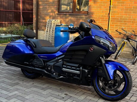 2017 Honda GL 1800 Gold Wing, синий, 1750000 рублей, вид 4