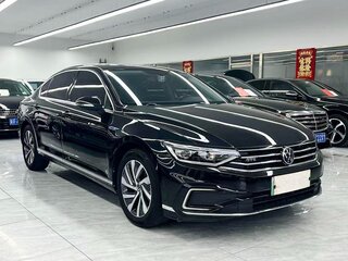 2023 Volkswagen Magotan B8 Рестайлинг, чёрный, 1700000 рублей, вид 3