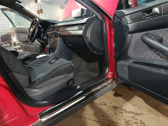 1997 Audi A6 II (C5), красный, 510000 рублей - вид 18