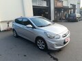 2012 Hyundai Solaris I, серый, 750000 рублей - вид 2