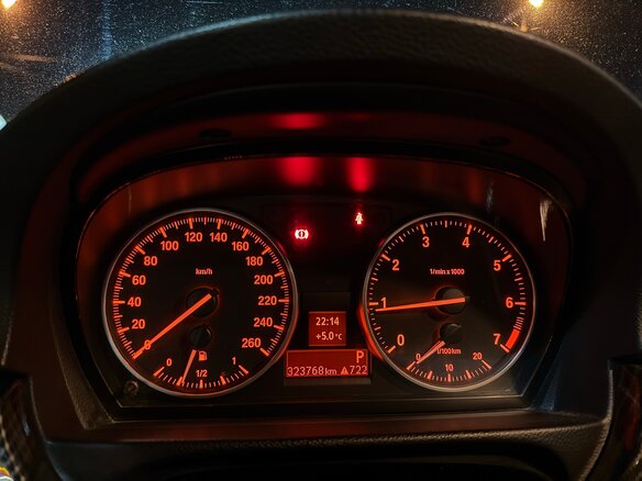 2009 BMW 3 серии 320i V (E90/E91/E92/E93), белый, 875000 рублей - вид 13