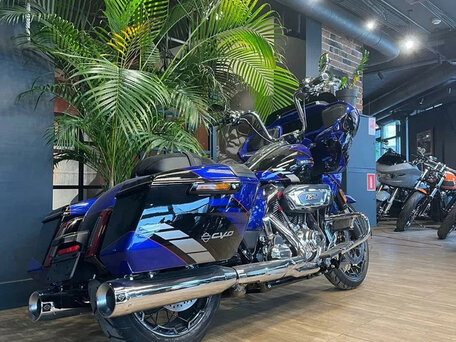 2025 Harley-Davidson CVO Road Glide, синий, 6500000 рублей, вид 4