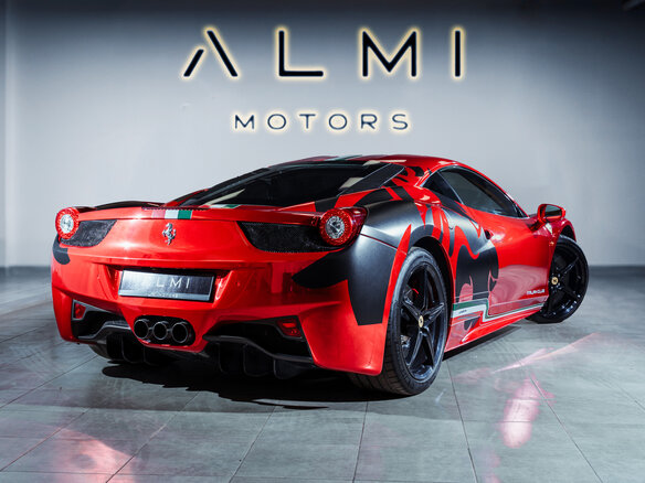 2011 Ferrari 458 Italia, красный - вид 3