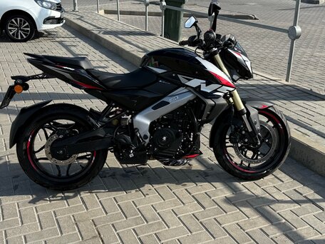 2026 Bajaj Pulsar NS400Z, чёрный, 400000 рублей, вид 3