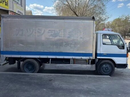 1985 Mazda Titan, белый, 750000 рублей, вид 2