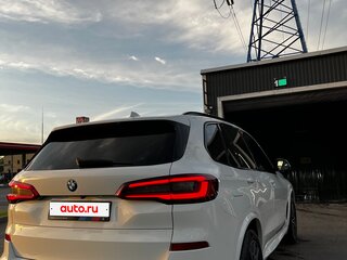 2019 BMW X5 25d IV (G05/G18), белый, 5500000 рублей, вид 4