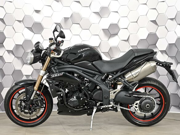 2013 Triumph Speed Triple, чёрный - вид 3