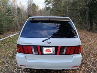 2003 Nissan Bassara, белый, 800000 рублей, вид 2