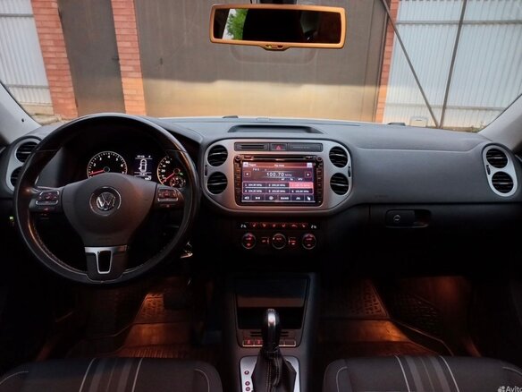 2016 Volkswagen Tiguan Euro 6 I Рестайлинг, белый, 1700000 рублей - вид 13