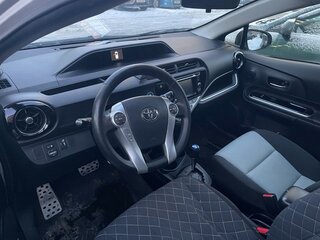 2015 Toyota Prius c I Рестайлинг, серебристый, 1178180 рублей, вид 3