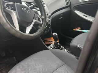 2012 Hyundai Solaris I, чёрный, 700000 рублей, вид 5