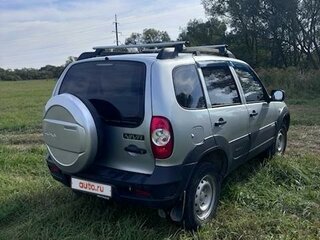 2015 Chevrolet Niva I Рестайлинг, серебристый, 650000 рублей, вид 5