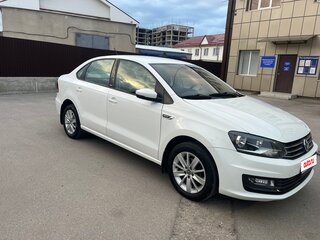 2016 Volkswagen Polo V Рестайлинг, белый, 1050000 рублей, вид 2