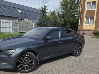 2017 Skoda Superb III, серый, 1700000 рублей, вид 5