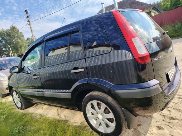 2007 Ford Fusion I Рестайлинг, чёрный, 600000 рублей - вид 3