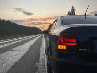 2015 Volkswagen Polo V Рестайлинг, синий, 770000 рублей, вид 5