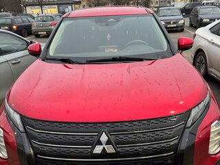 2022 Mitsubishi Outlander IV, красный, 3600000 рублей, вид 2