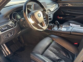 2017 BMW 7 серии Long 750Li xDrive VI (G11/G12), чёрный, 4000000 рублей, вид 5