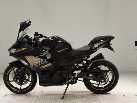 2019 Kawasaki Ninja 400, чёрный, 550000 рублей, вид 5