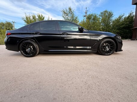 2018 BMW 5 серии 520i VII (G30/G31/G38), чёрный, 3100000 рублей, вид 2