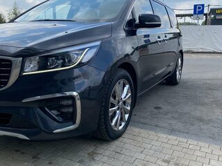 2019 Kia Carnival III, серый, 3000000 рублей, вид 1