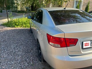 2009 Kia Cerato 5-speed II, серебристый, 690000 рублей, вид 4