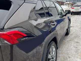 2021 Toyota RAV4 V (XA50), коричневый, 4700000 рублей, вид 2