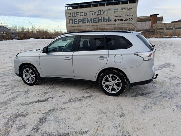 2013 Mitsubishi Outlander III, серебристый, 1649000 рублей - вид 3