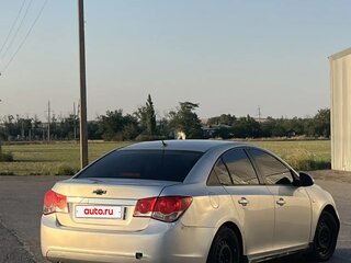 2010 Chevrolet Cruze I, серебристый, 370000 рублей, вид 3