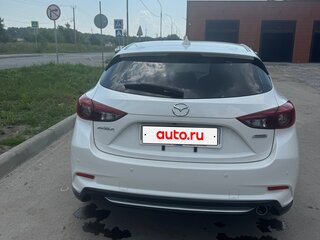 2019 Mazda Axela III Рестайлинг, белый, 1700000 рублей, вид 3