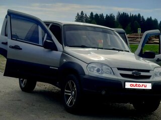 2012 Chevrolet Niva I Рестайлинг, серый, 480000 рублей, вид 2