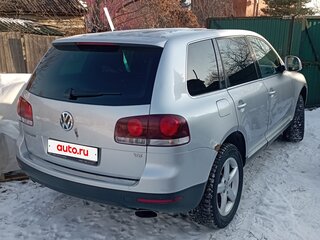 2007 Volkswagen Touareg I Рестайлинг, серебристый, 850000 рублей, вид 3